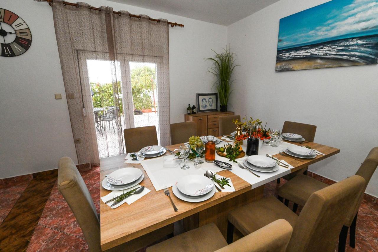 Holiday Home Donji Lepuri Lisicici Eksteriør billede