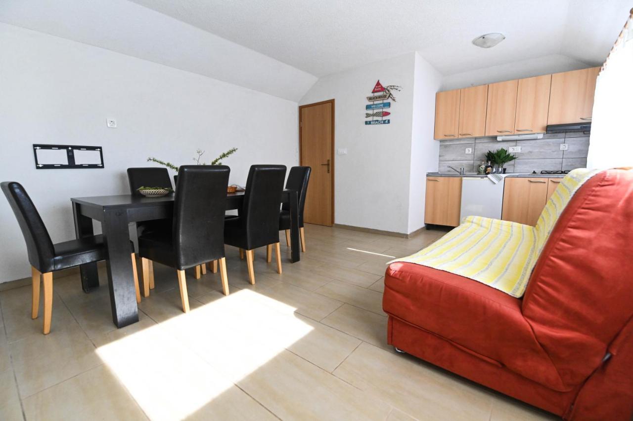 Holiday Home Donji Lepuri Lisicici Eksteriør billede